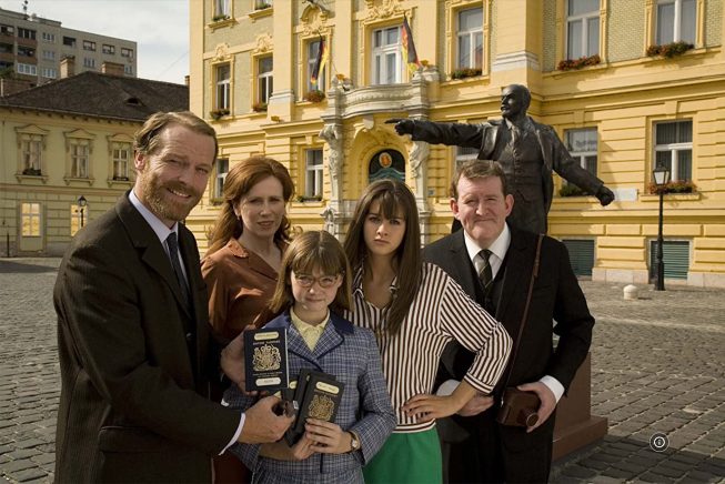 szervizmunkak Mrs Ratcliffe’s Revolution